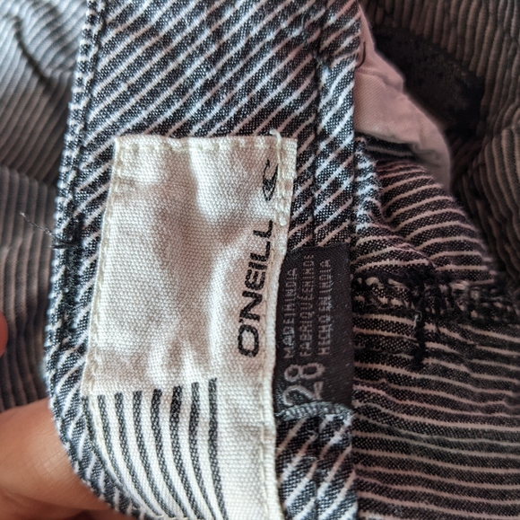 O'Neill blue & white striped shorts in Size 28 - Picture 2 of 2